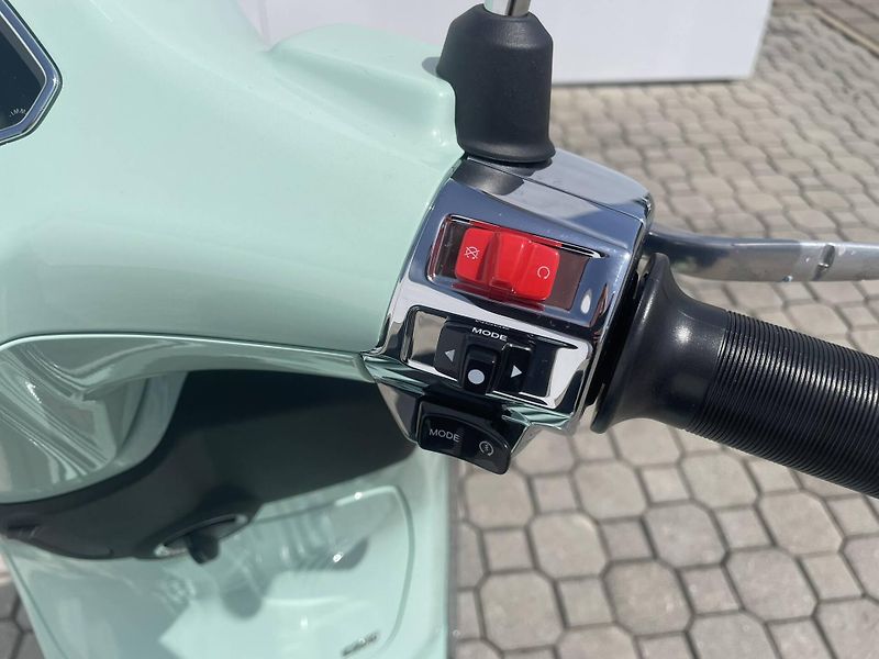 Vespa (2026) Primavera 125 EU5+ - fotka 11 z 11