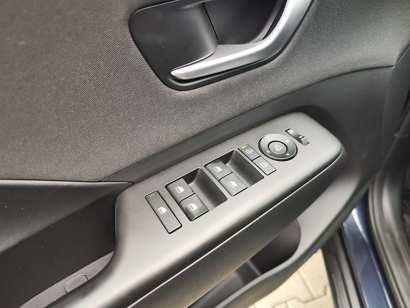 Hyundai Kona 1.6 T-GDI/145kW Smart - fotka 31 z 32