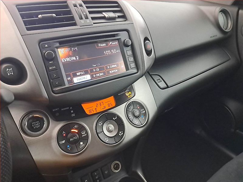 Toyota RAV4 (2012) 2.2 D-4D, 4X4, Kůže, Navi - fotka 12 z 20