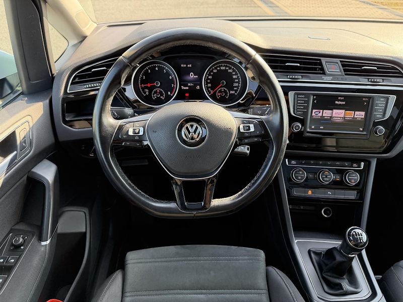 Volkswagen Touran 1.4 TSI *REZERVACE* - fotka 14 z 44