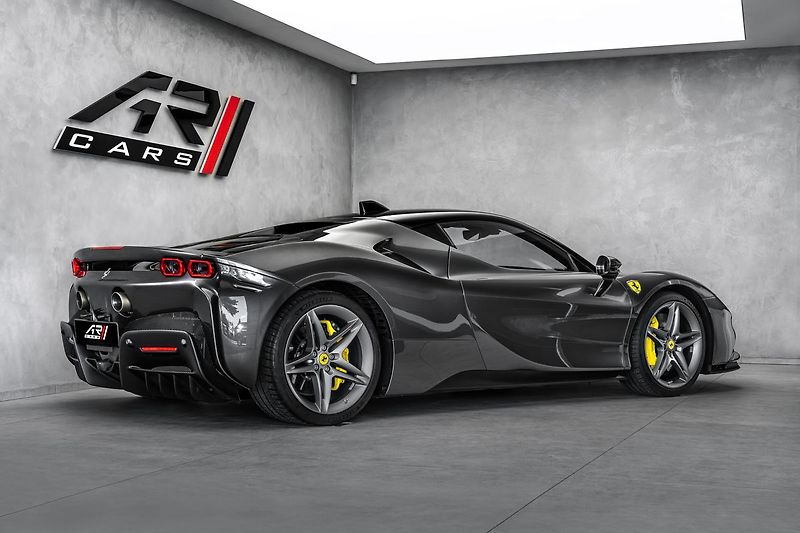 Ferrari SF90 - fotka 5 z 32
