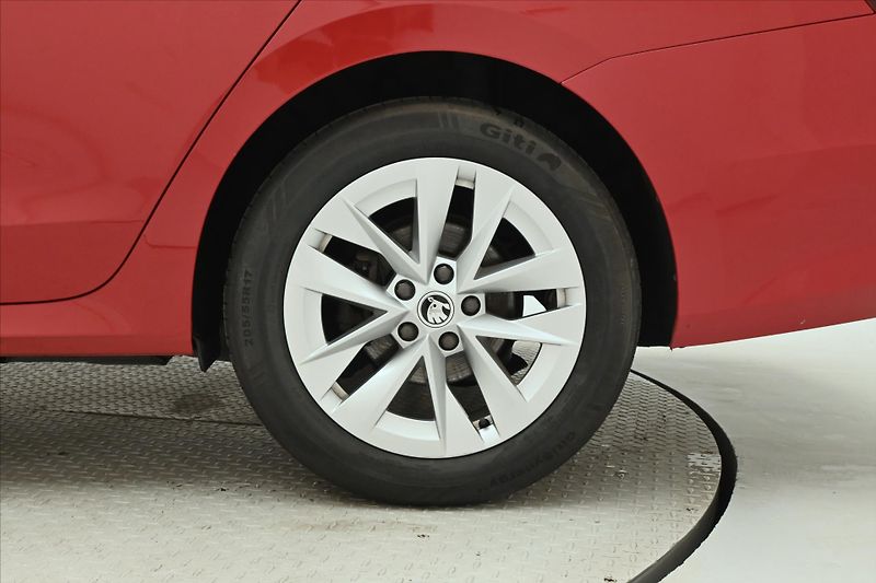 Škoda Octavia 1,4 TSI iV 150kW DSG Style SoH - fotka 32 z 32