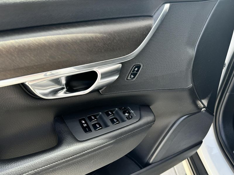 Volvo V90 CC D4 AWD/TZ/pneu REZERVACE - fotka 10 z 50