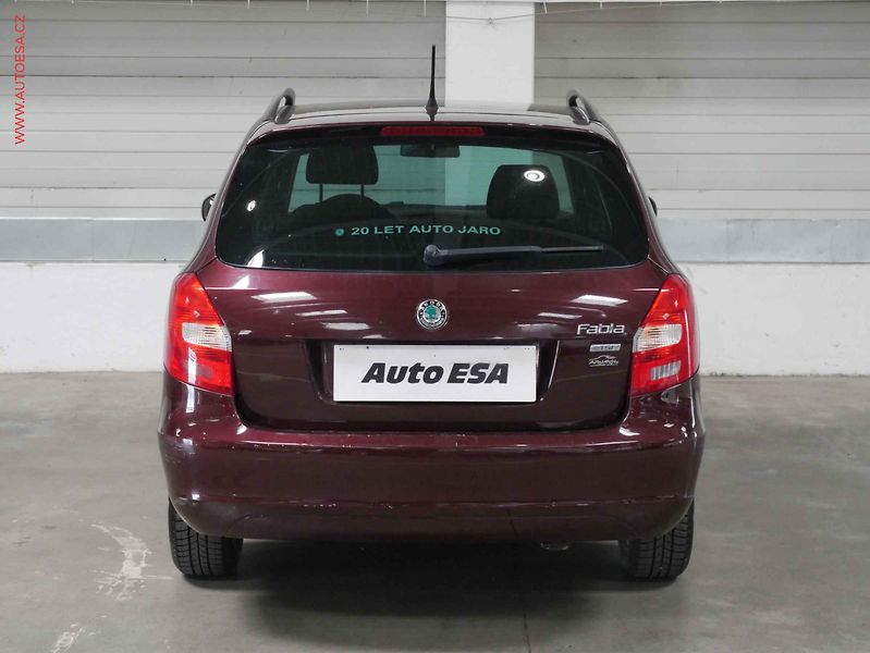 Škoda Fabia (2012) 1.2, 2.maj,ČR, AC, temp - fotka 5 z 16