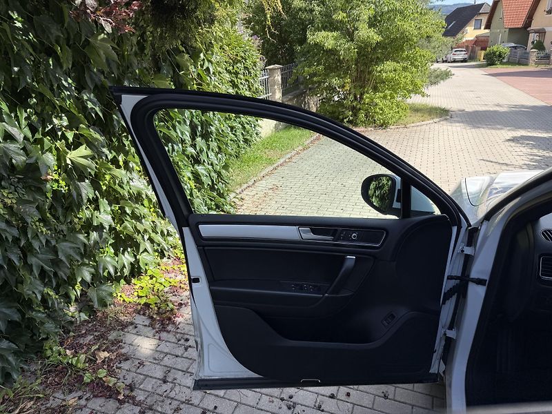 Volkswagen Touareg (2016) 3.0 TDI 4Motion (193kW/262k) T - fotka 5 z 20