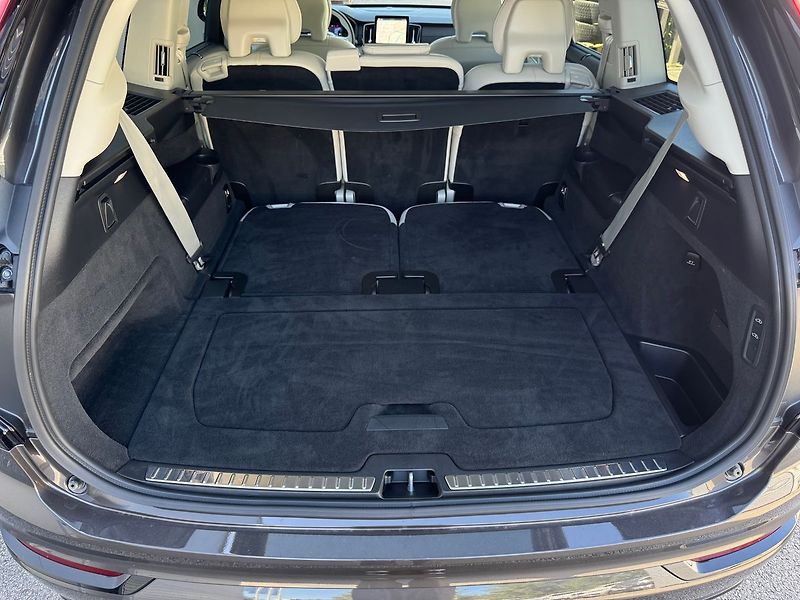 Volvo XC90 PLUS T8, 360°,VZDUCH, VENTILAC - fotka 15 z 23