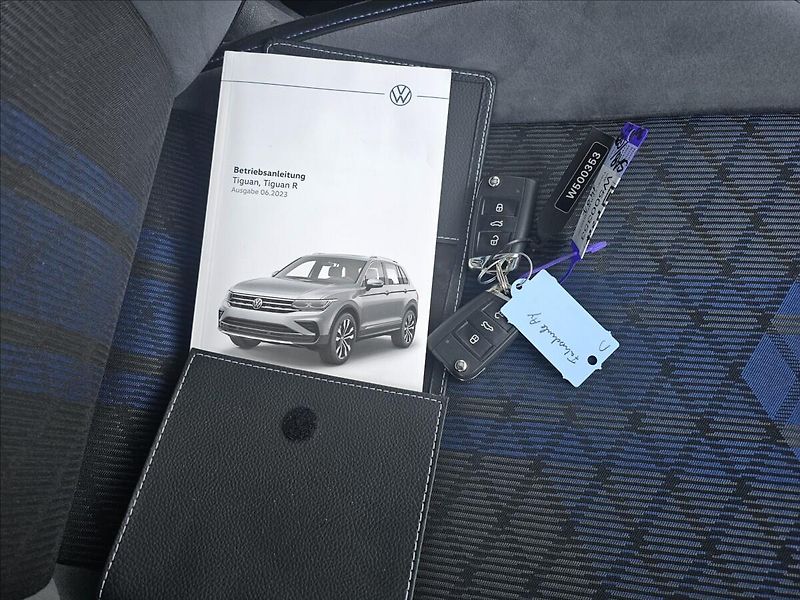 Volkswagen Tiguan 2,0 TSi 235KW D7 R DPH NAVI - fotka 38 z 44