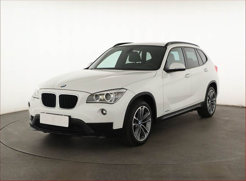 BMW X1 (2015) xDrive18d, 4X4, Automat - fotka 2 z 16