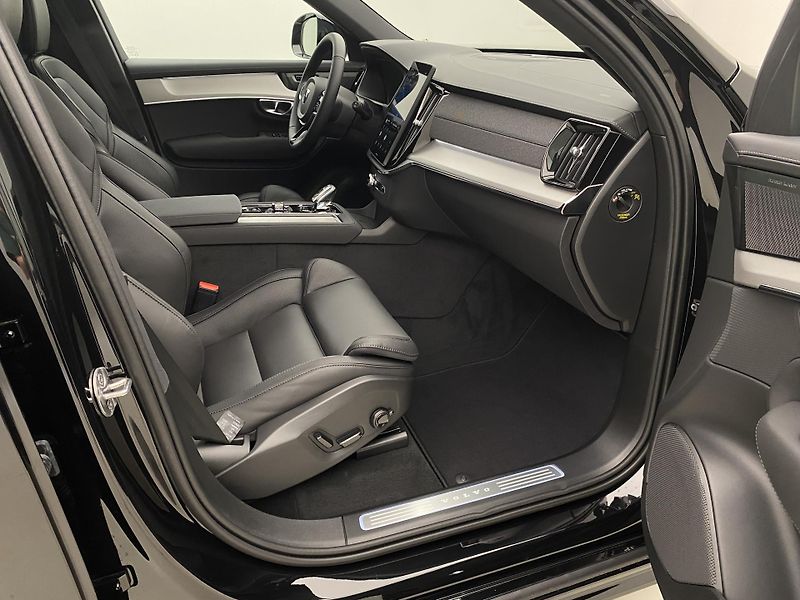 Volvo XC90 (2026) B5 AWD AUT BLACK EDITION PLUS  - fotka 24 z 73