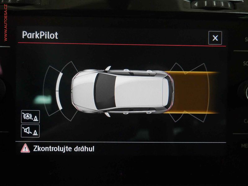 Volkswagen Golf (2017) 2.0 TSi, LED, park.čidla - fotka 20 z 20