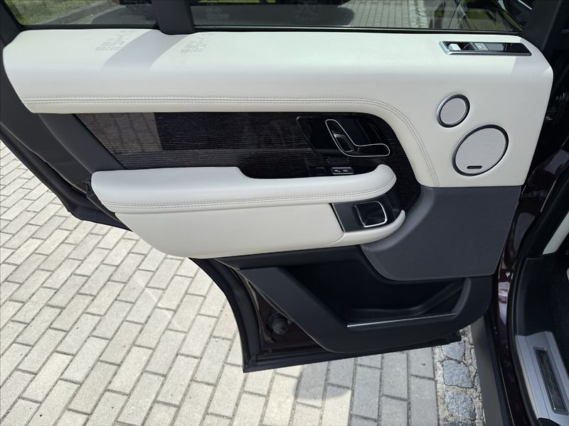 Land Rover Range Rover 5,0 AUTOBIOGRAPHY P525 - fotka 17 z 27