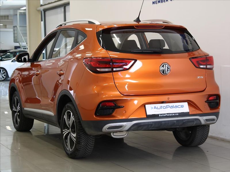 MG ZS 1,5 DVVT 78kW Essential PLUS - fotka 3 z 23