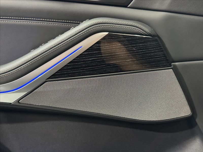 BMW X5 40d M-SPORT VZDUCH ZÁRUKA - fotka 34 z 37