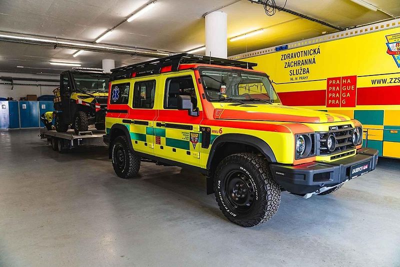 Foto: Dajbych 4x4/Ivo Trzaskalik Praha – Nový vůz pražských záchranářů – Ineos Grenadier v úpravě Ambulance.