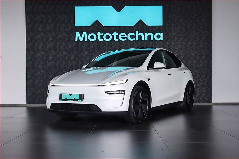 Tesla Model Y (2025) Long Range AWD 79kWh - fotka 2 z 21