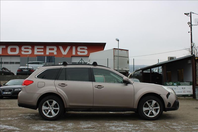 Subaru Outback 2,0 D  4 x 4, ČR, SERVISKA - fotka 4 z 29