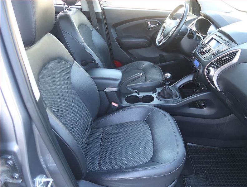 Hyundai ix35 (2013) 1.6 GDI, Serv.kniha, Tempomat - fotka 9 z 17