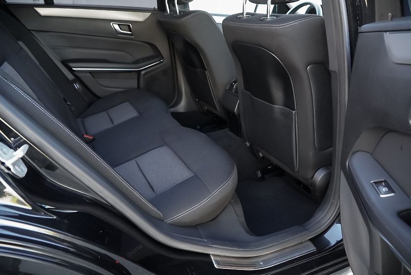 Mercedes-Benz Třídy E 200 cdi EXECUTIVE - fotka 22 z 30