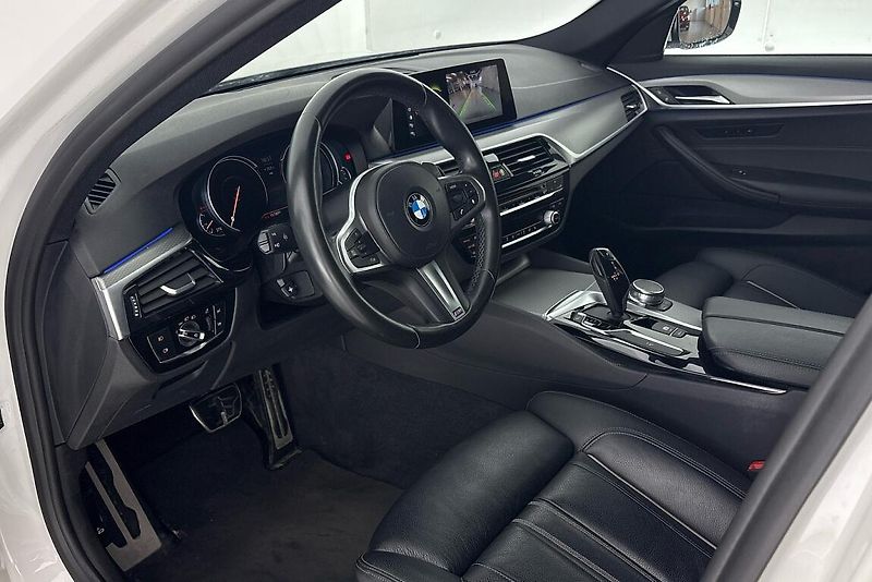 BMW Řada 5 520d xDrive Limousine - fotka 7 z 23