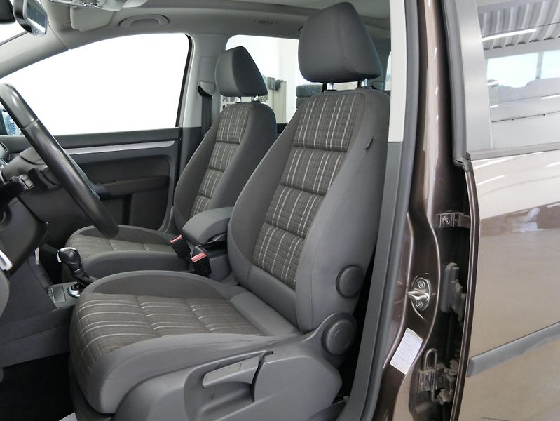 Volkswagen Touran - fotka 6 z 6