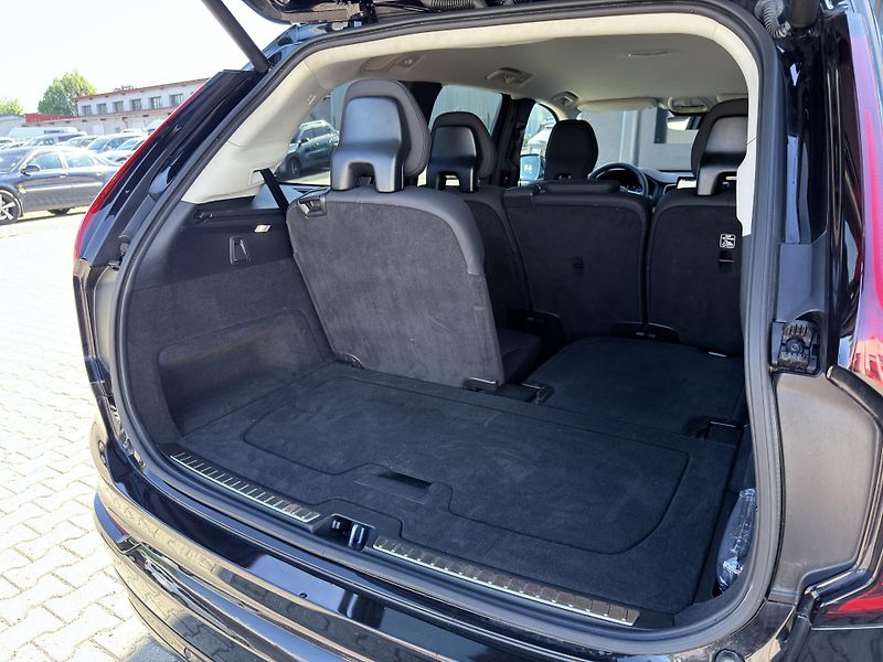 Volvo XC90 T8 AWD RECH. PLUS DARK+ kola - fotka 16 z 51