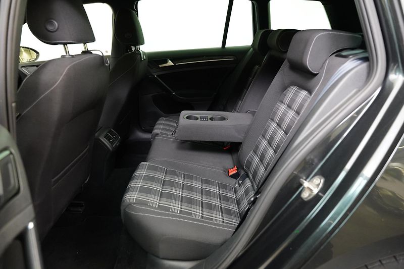 Volkswagen Golf - fotka 27 z 28