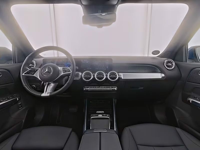 Mercedes-Benz EQB 300 4M Prog. 7 míst Pano 360 - fotka 5 z 10