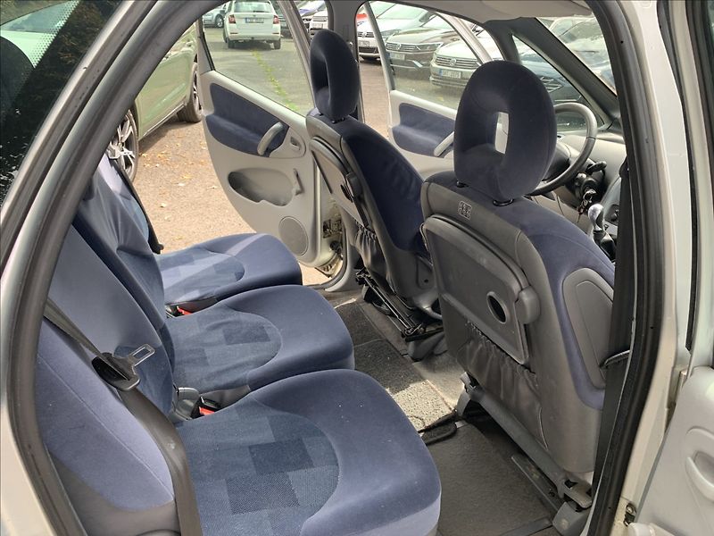 Citroën Xsara Picasso 1,6 i - fotka 16 z 17