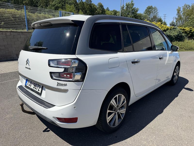 Citroën C4 Picasso 1,6i 121kW EXCLUSIVE - fotka 5 z 23