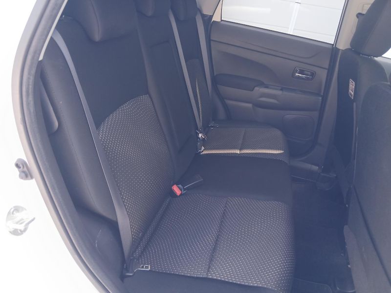 Mitsubishi ASX 2.3 Di-D AWD ČR 2.MAJ - fotka 14 z 33