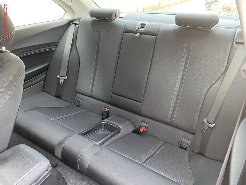 BMW Řada 2 (2019) 2.0d 218d, ČR, LED, navi - fotka 10 z 18