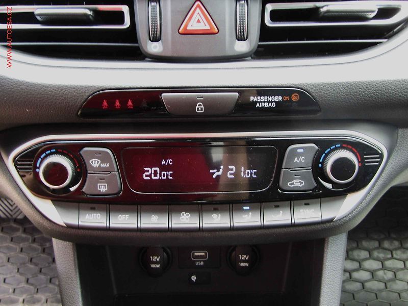 Hyundai i30 (2023) 1.0 T-GDi, ČR, Smart - fotka 15 z 20