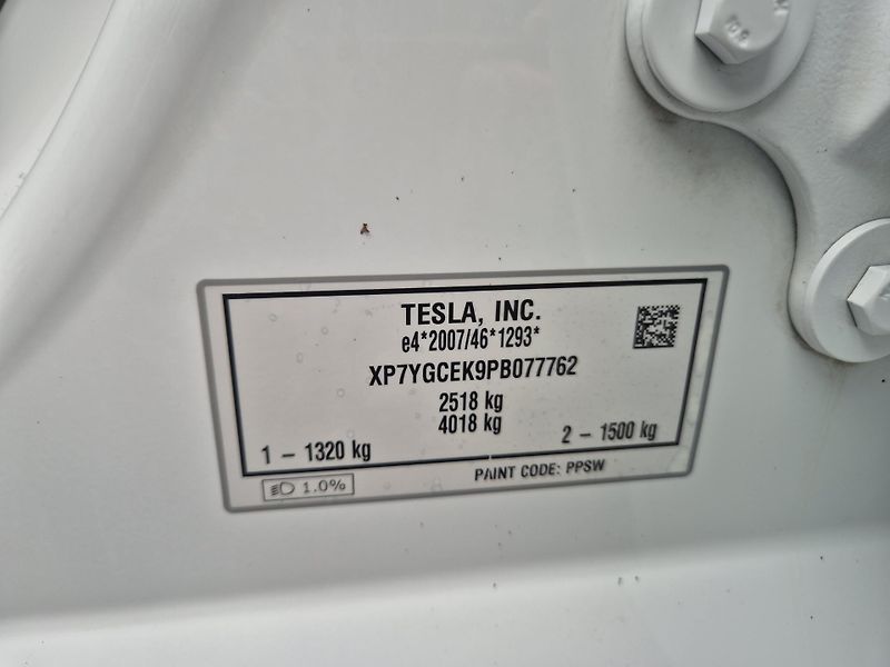 Tesla Model Y LONG RANGE DUAL MOTOR TZ 91 % - fotka 49 z 50