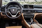 BMW X6.