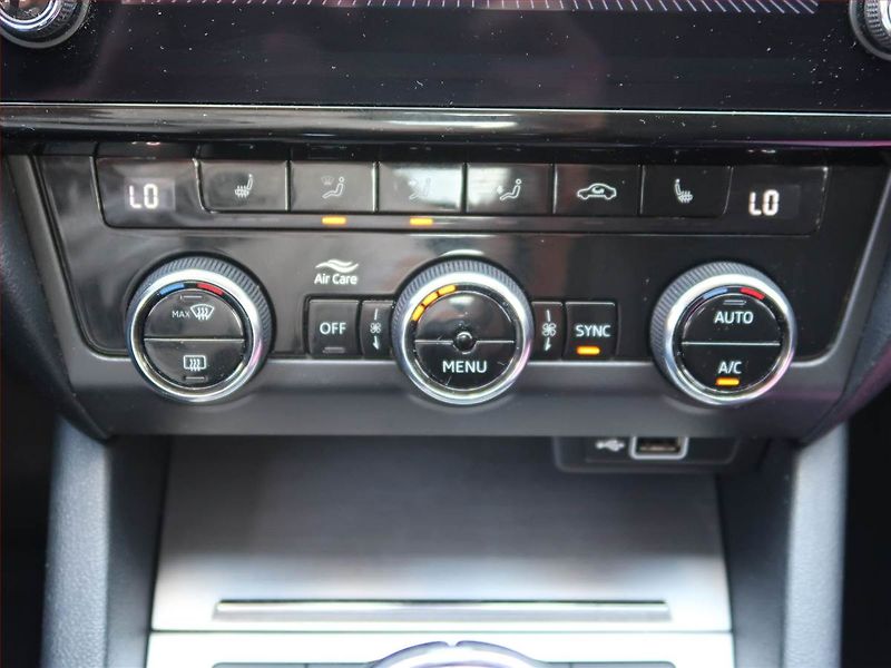 Škoda Octavia (2019) 1.6 TDI, Serv.kniha, Navi - fotka 15 z 17