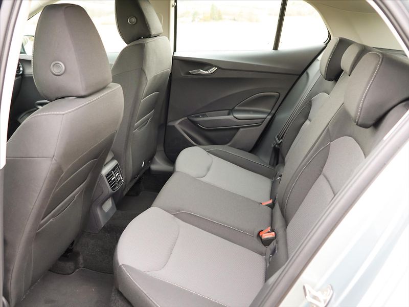 Škoda Fabia 1,0 TSi DSG Edice 130let DPH - fotka 16 z 38