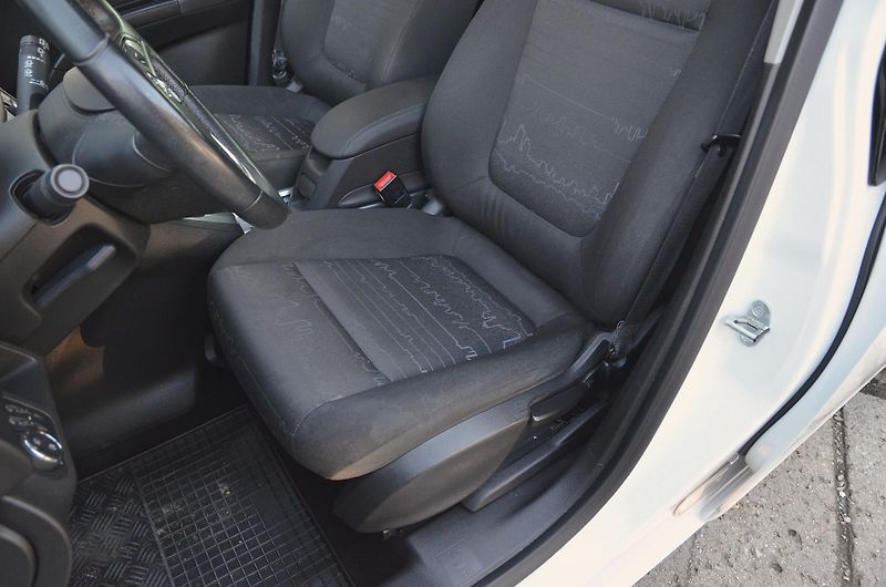 Opel Meriva (2012) 1.4 88kW Design Ed. / 2x kola - fotka 24 z 41