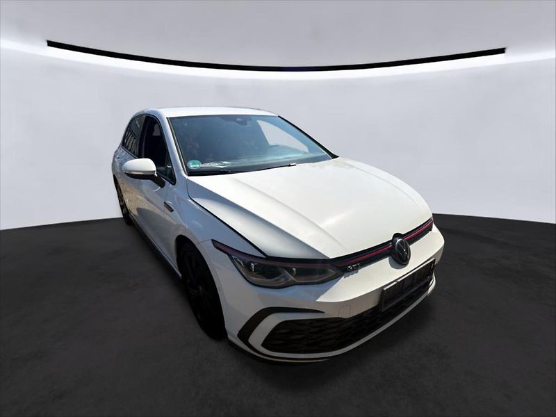 Volkswagen Golf 2,0 TSI 180 KW IQ-LIGHT KŮŽE - fotka 2 z 9