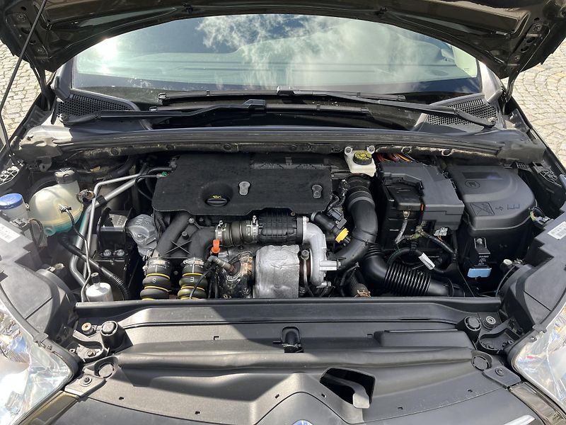 Citroën C4 (2011) 1.6 HDI 90k Collection Euro 5 - fotka 17 z 17