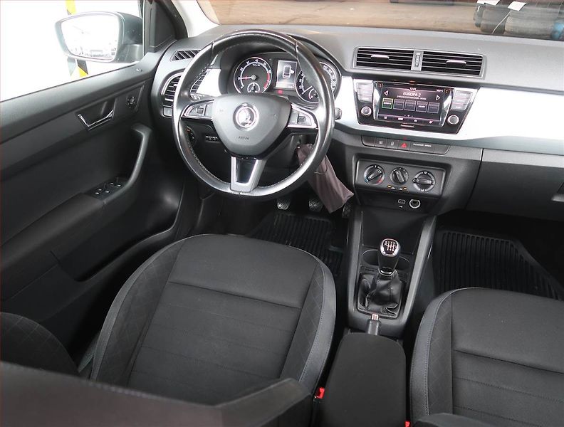 Škoda Fabia (2019) 1.0 TSI, Tempomat - fotka 7 z 19