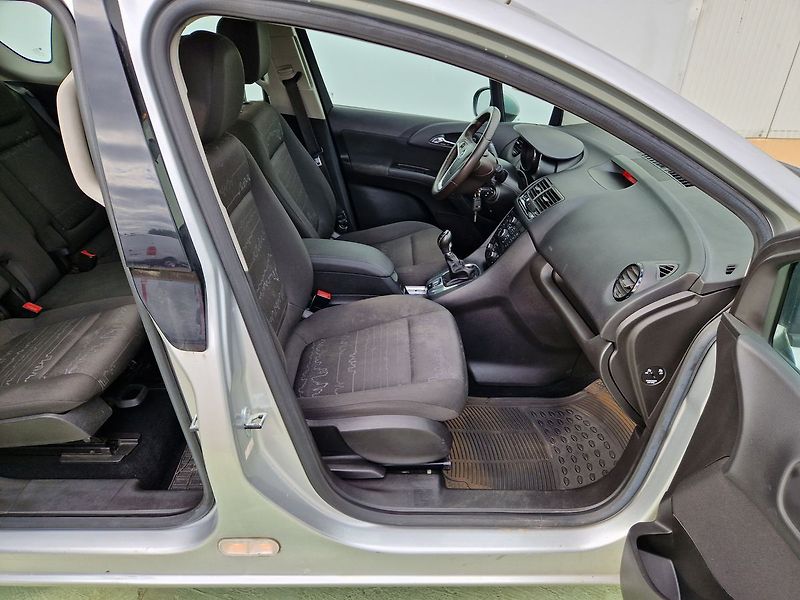 Opel Meriva 1.4 T - fotka 26 z 30