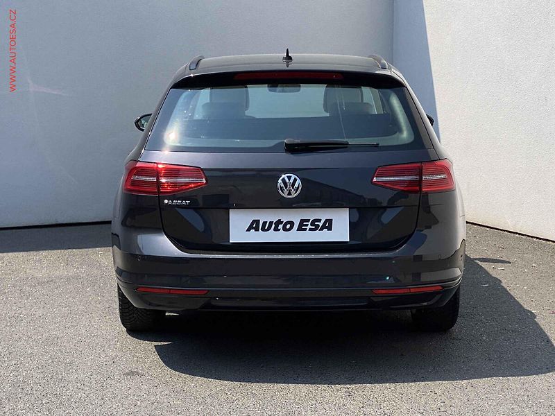 Volkswagen Passat (2019) 1.6 TDi, Comfortline, DSG - fotka 5 z 19