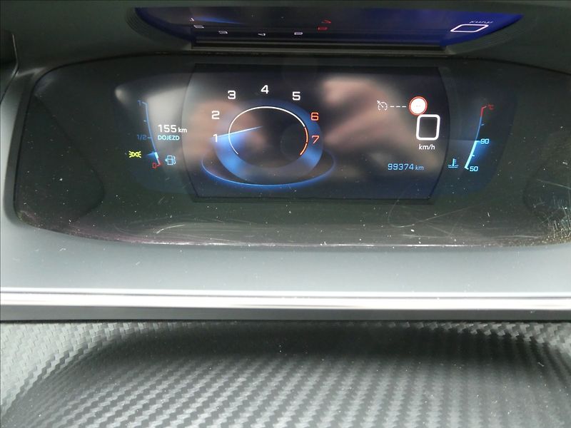 Peugeot 2008 1,2 PureTech 74kW Allure,závěs - fotka 31 z 45