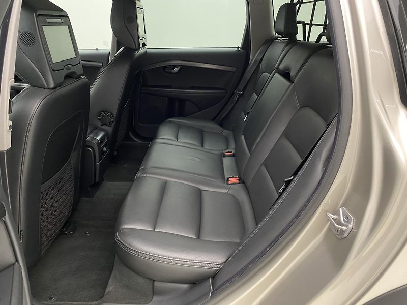 Volvo XC70 D3 AWD SUMMUM AUT - fotka 5 z 45