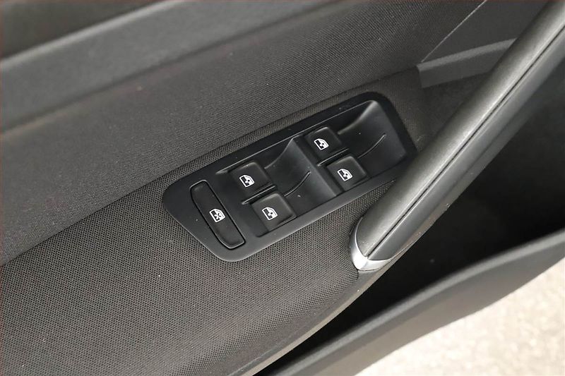 Volkswagen Golf (2018) 1.0 TSI, Tempomat - fotka 15 z 15