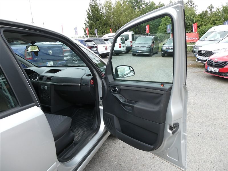 Opel Meriva 1,6 i 77kW AUTOMAT, klima - fotka 14 z 24