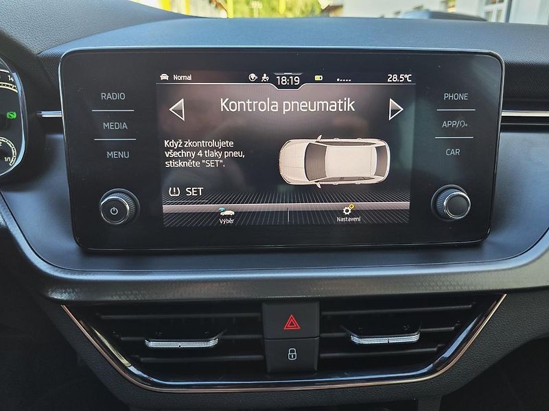 Škoda Scala 1.5TSi 110kW DSG STYLE ČR -DPH - fotka 36 z 44