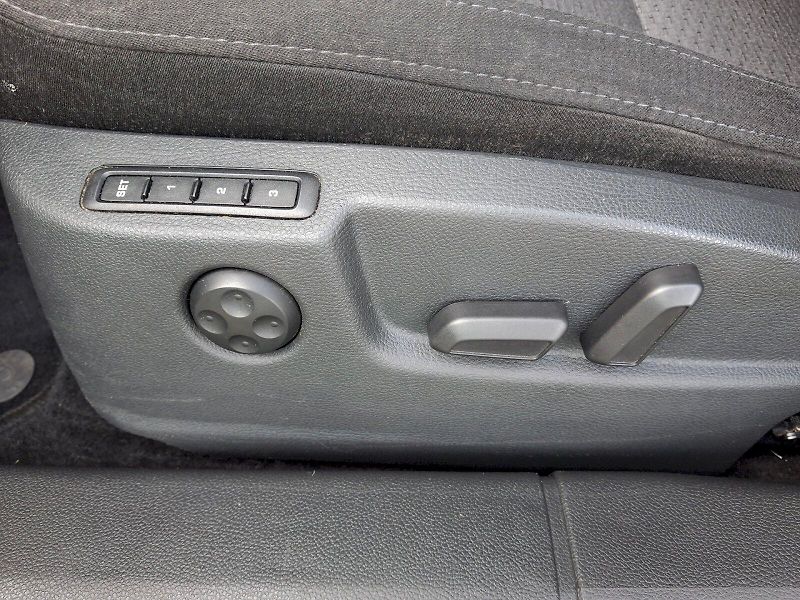 Škoda Superb (2012) Combi Elegance 2,0TDi 125kW DS - fotka 25 z 33