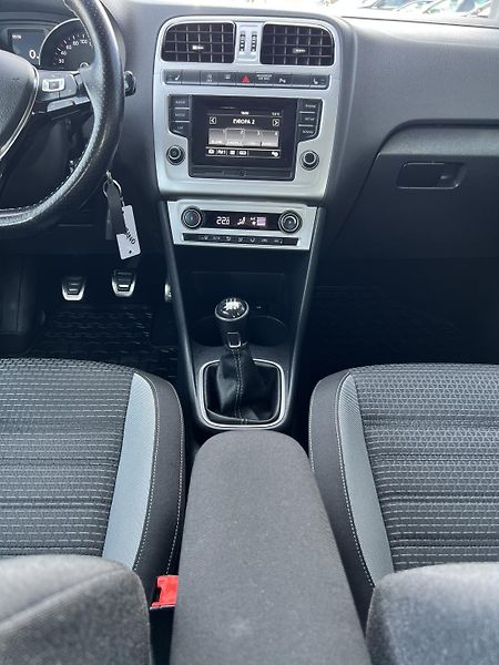 Volkswagen Polo Cross 1.0MPi 55kw TEMPOMAT ALU - fotka 20 z 48