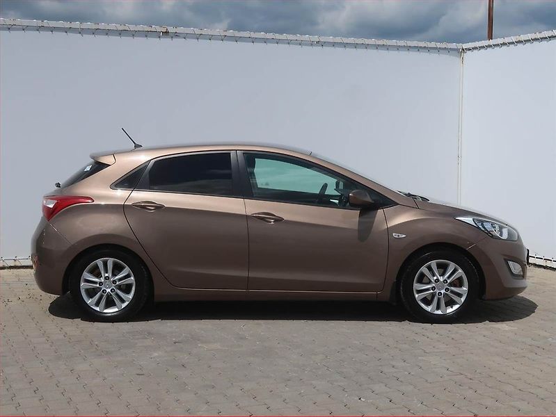 Hyundai i30 (2014) 1.4 CVVT, Serv.kniha, Tempomat - fotka 6 z 16